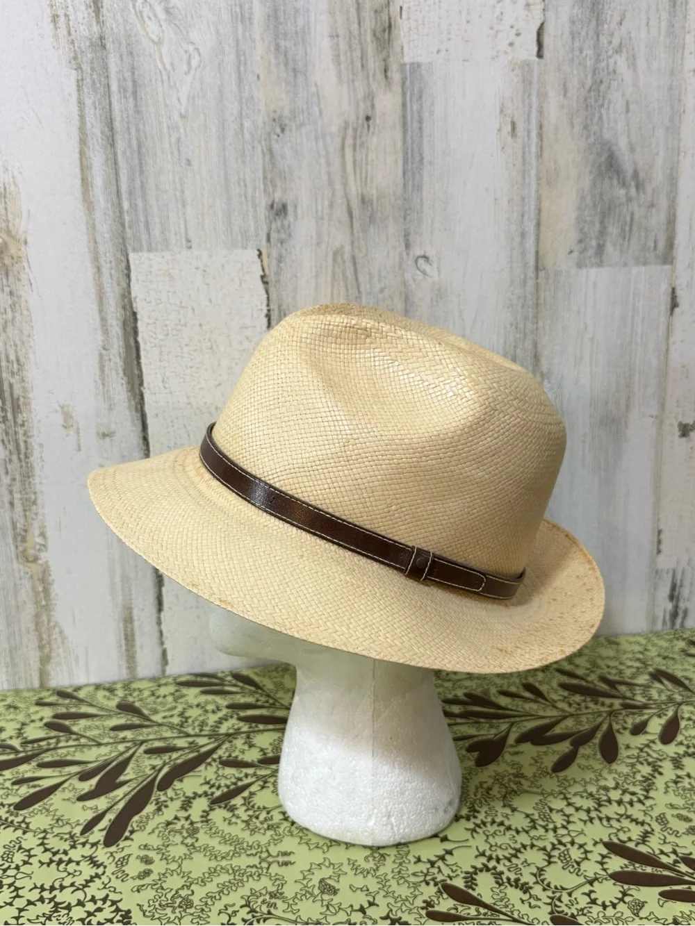 Stetson Natural Straw Hat with Brown Sweatband Large 7 1/4” - 7 3/8”